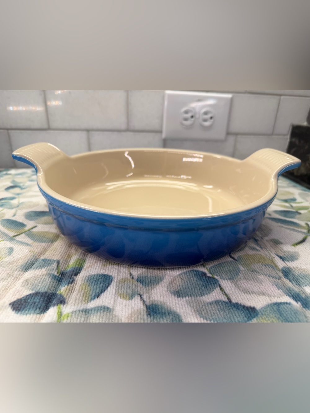 NEW Le Creuset Heritage Round Baker Dish 24cm Azure Blue Stoneware Baking Dish